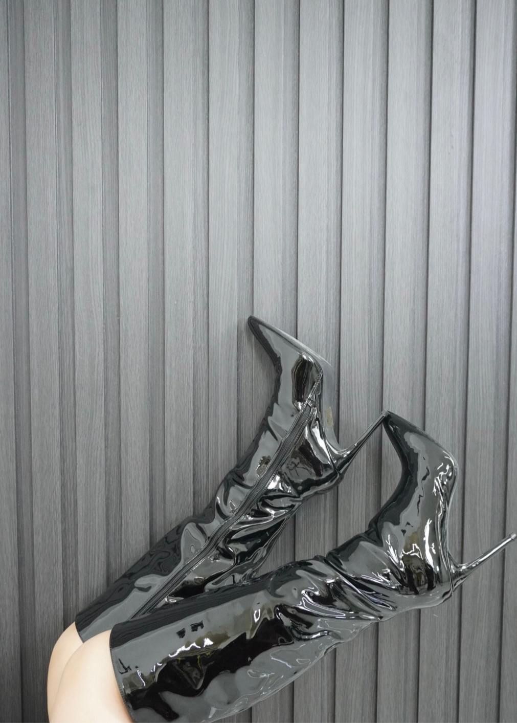 SHINY BOOTS
