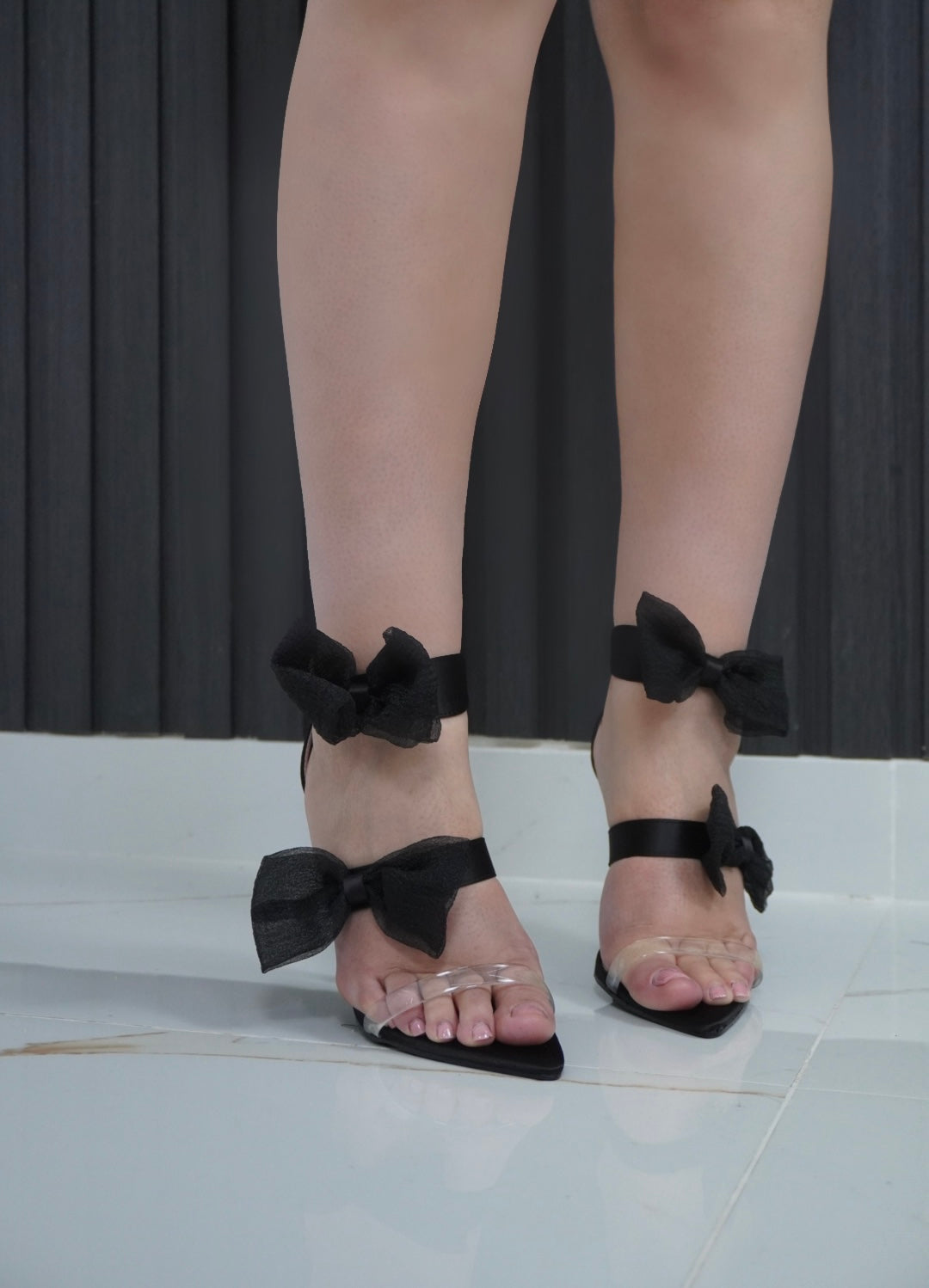 BOW HEELS