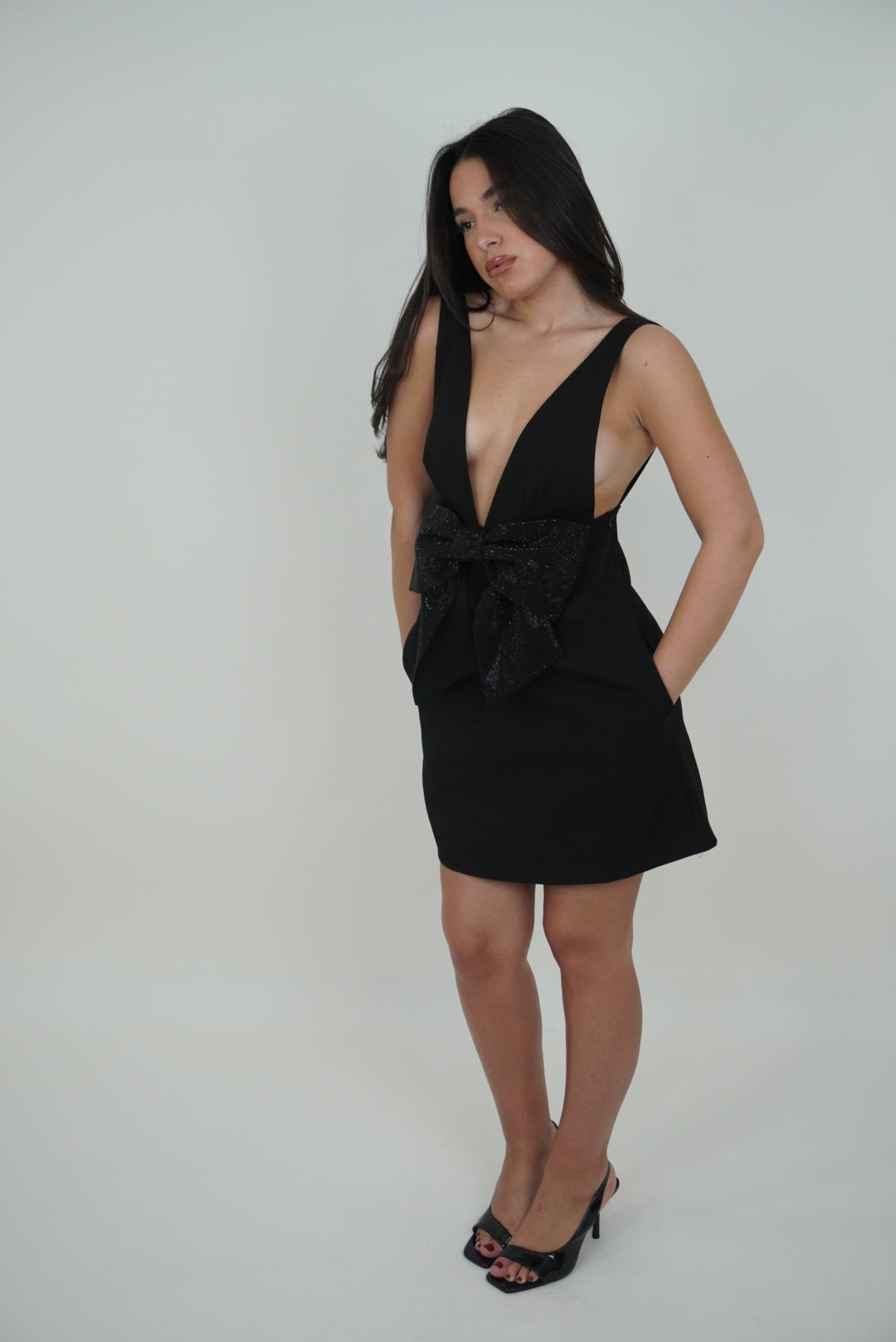 DRESS SURPRISE