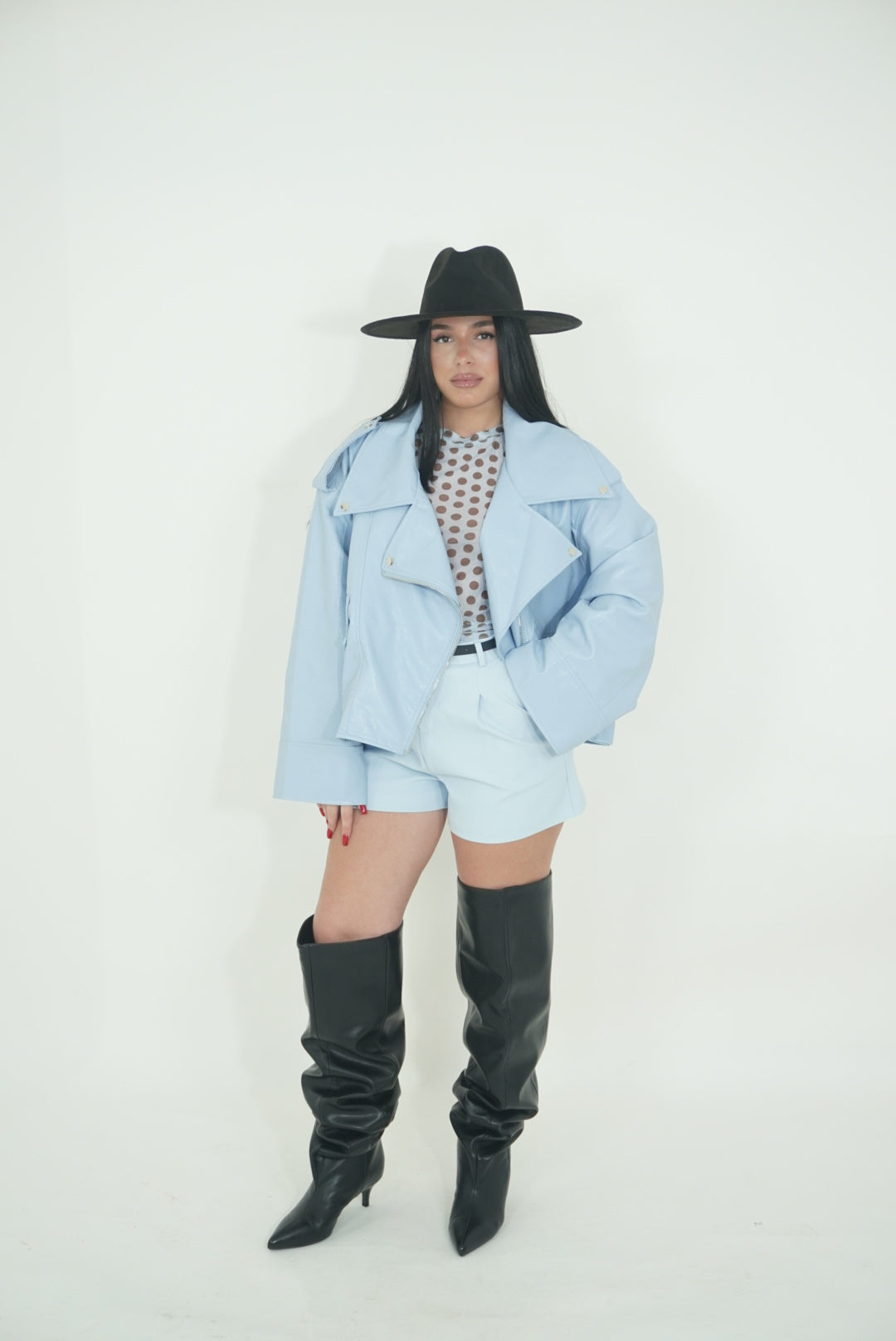 CHIODO DI PELLE CELESTE